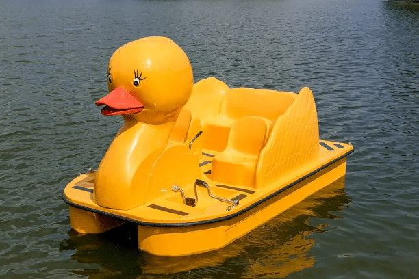 a small boat in a body of water